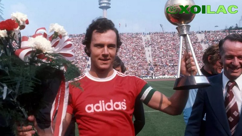 Franz Beckenbauer là cầu thủ Bayern Munich và “Hoàng tử” của bóng đá Đức